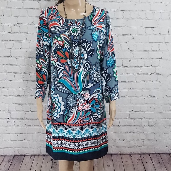 crown & ivy Dresses & Skirts - Crown & Ivy flower patterned dress